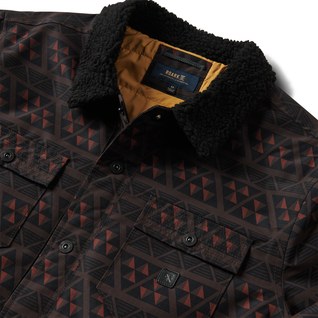 The collar of Roark men's Hebrides Weatherproof Jacket - Wagara Coffee Big Image - 4