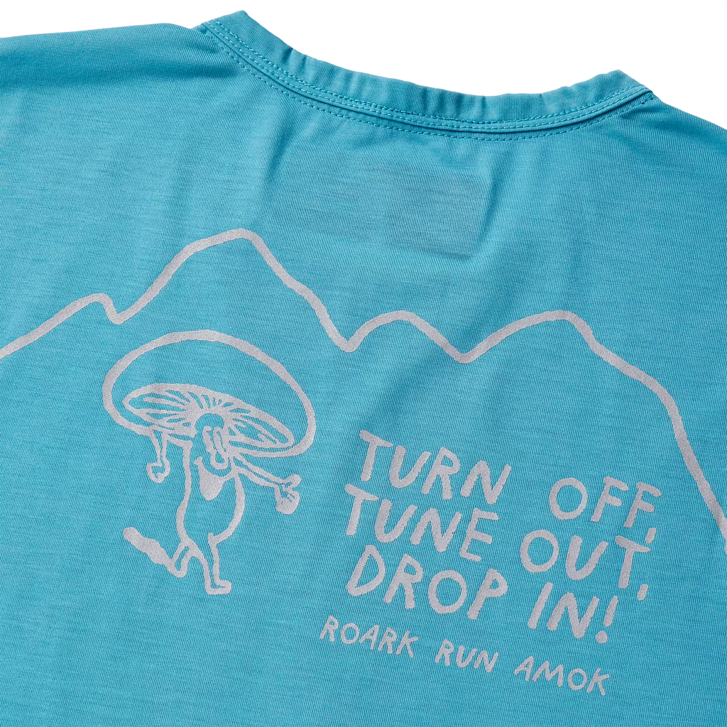The back logos of Roark's Mathis Short Sleeve Knit - Tuned Out Turquoise Big Image - 7