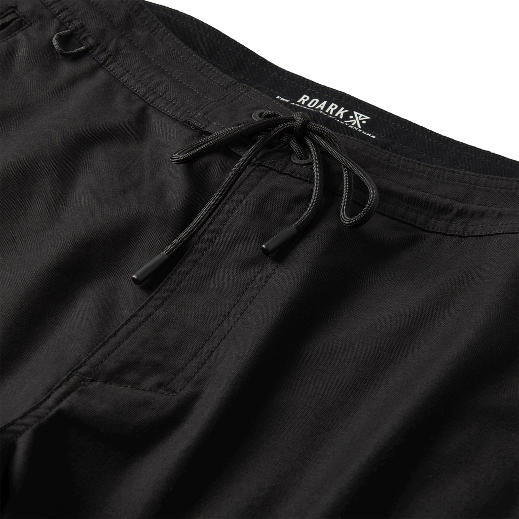 The details of Roark men's Layover Traveler Shorts - Black Big Image - 6