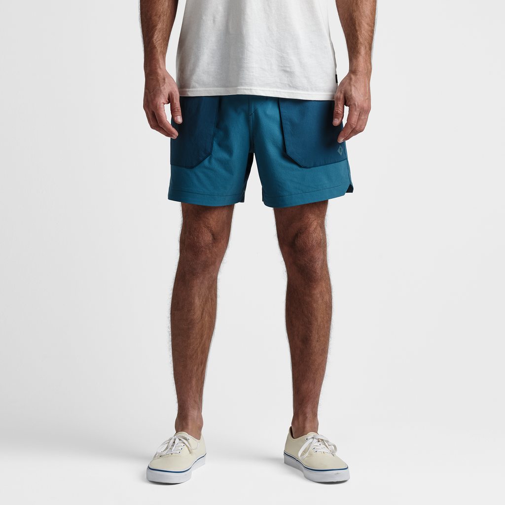 The model of Roark men's Happy Camper Shorts - Costa Big Image - 2