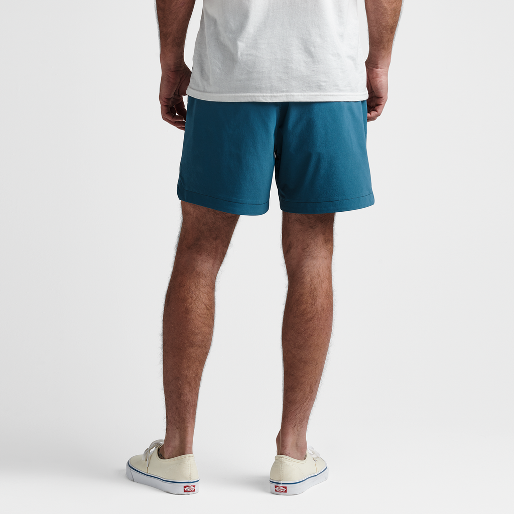 The model of Roark men's Happy Camper Shorts - Costa Big Image - 3