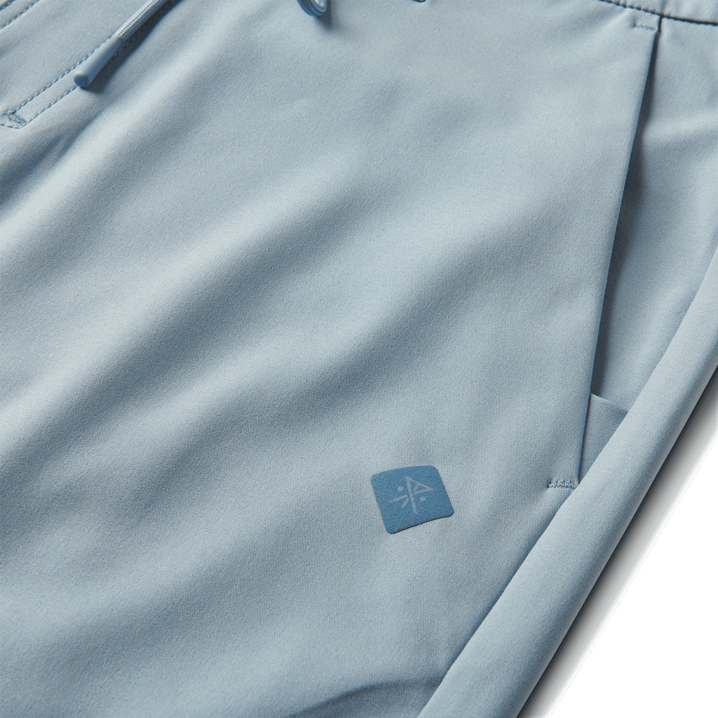 The materials, details, and designs of Roark men's Hybro Hybrid Shorts - Cascata Big Image - 9