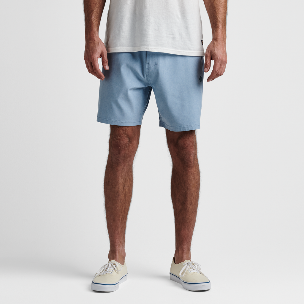The model of Roark men's Hybro Hybrid Shorts - Cascata Big Image - 2