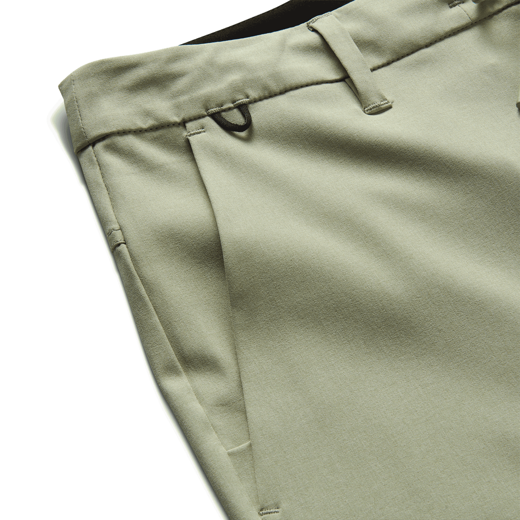 The pocket and loop belt of Roark's Hybro Hybrid Shorts 17" - Chaparral Big Image - 4