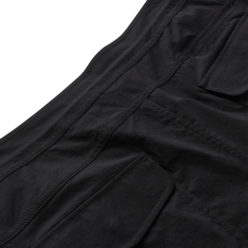 The materials, details, and designs of Roark men's Layover Trail Shorts - Black Big Image - 11