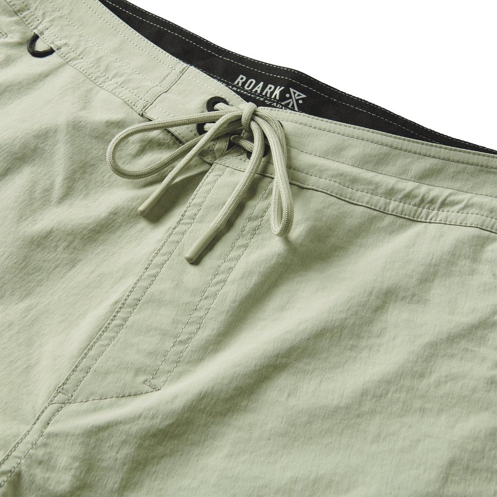 The details of Roark men's Layover Trail Shorts - Chaparral Big Image - 9