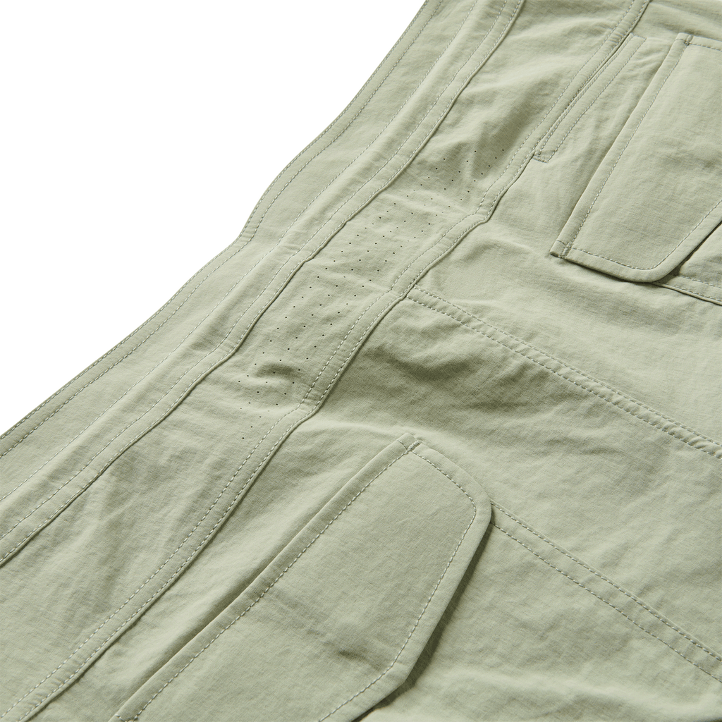 The materials, details, and designs of Roark men's Layover Trail Shorts - Chaparral Big Image - 12