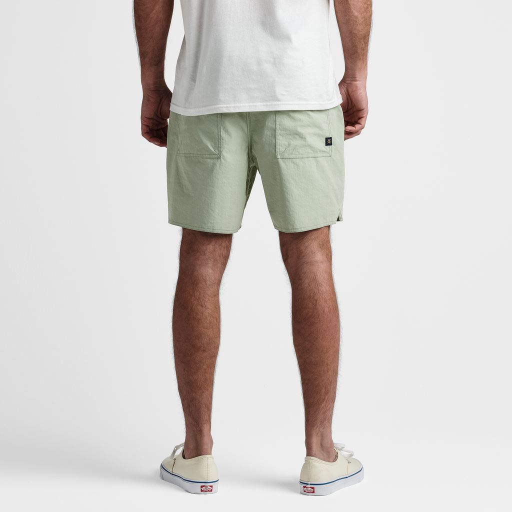The model of Roark men's Layover Trail Shorts - Chaparral Big Image - 4