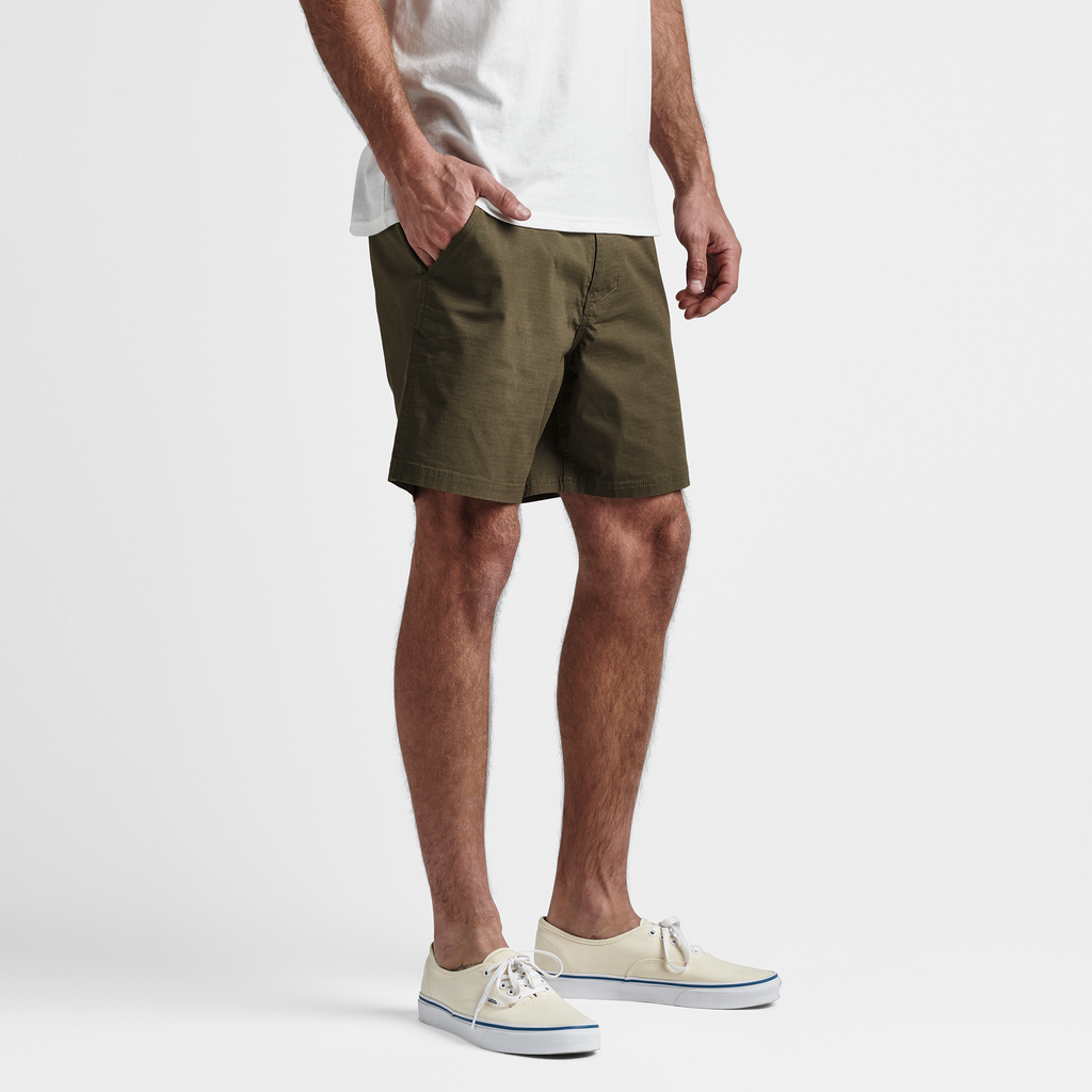 The model of Roark men's Campover Shorts - Military Big Image - 3
