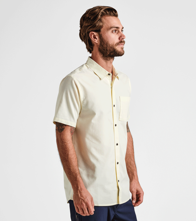 The Well Worn Button Up in Dusty Yellow. Big Image - 4