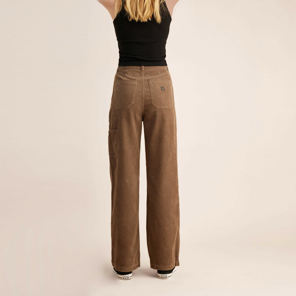 The on body view of Roark women's Charter Pants - Mocha Big Image - 3